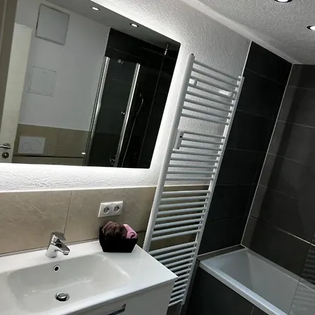 公寓 Moderne Wohnung Mit Bergblick