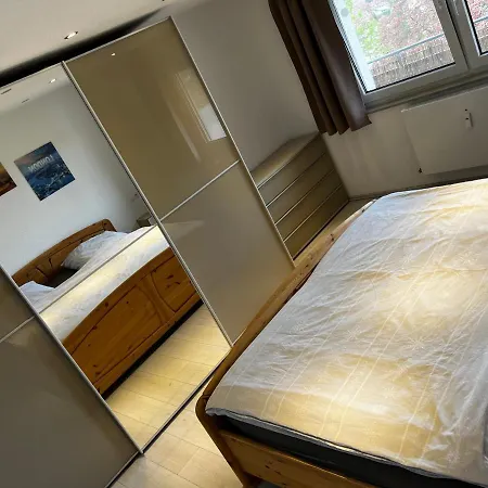 Moderne Wohnung Mit Bergblick 公寓 *
