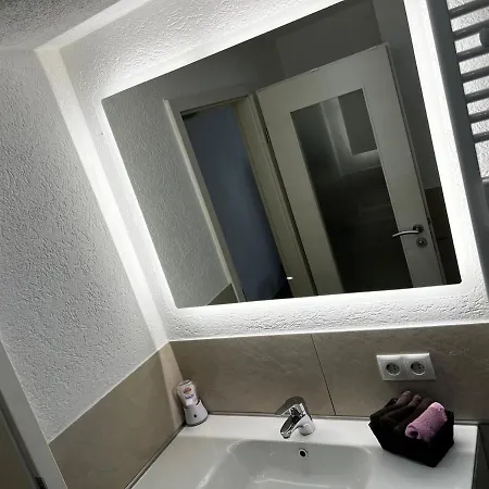 Moderne Wohnung Mit Bergblick 公寓